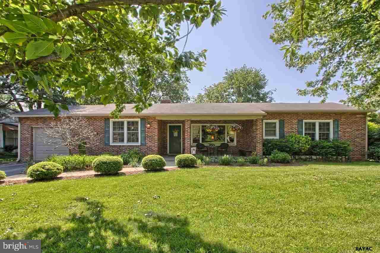 1148 Grandview Road York, PA 17403 - Photo 1 of 36 Gallery Image 1