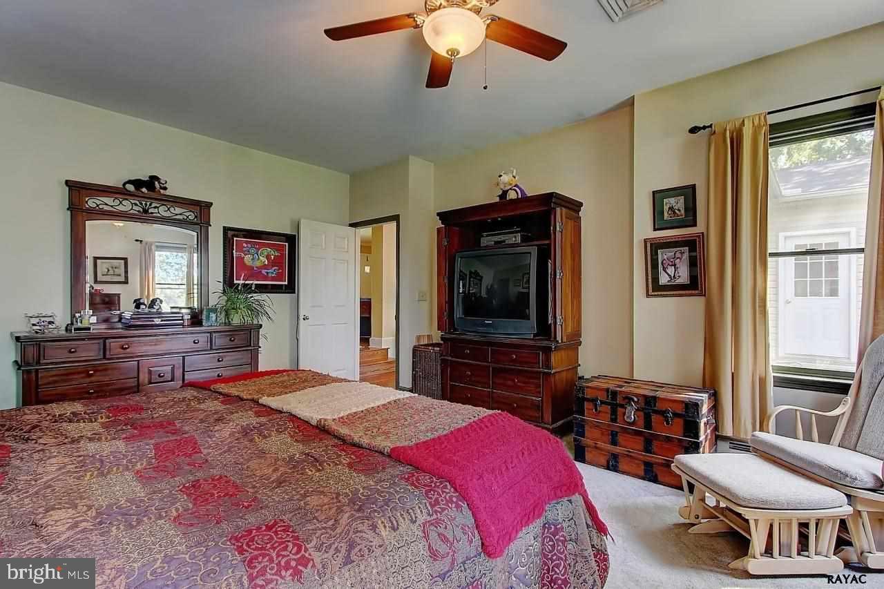 1148 Grandview Road York, PA 17403 - Photo 15 of 36 Gallery Image 15