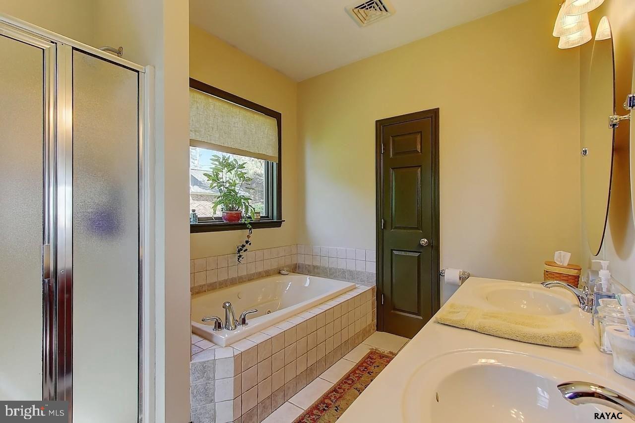 1148 Grandview Road York, PA 17403 - Photo 16 of 36 Gallery Image 16