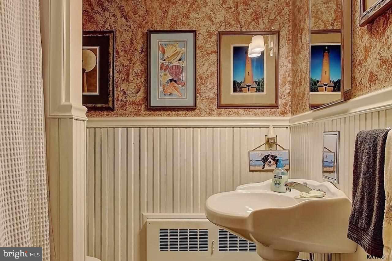 1148 Grandview Road York, PA 17403 - Photo 19 of 36 Gallery Image 19
