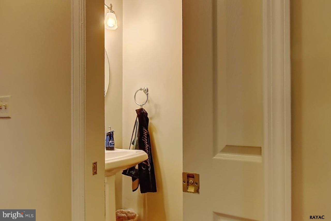 1148 Grandview Road York, PA 17403 - Photo 21 of 36 Gallery Image 21