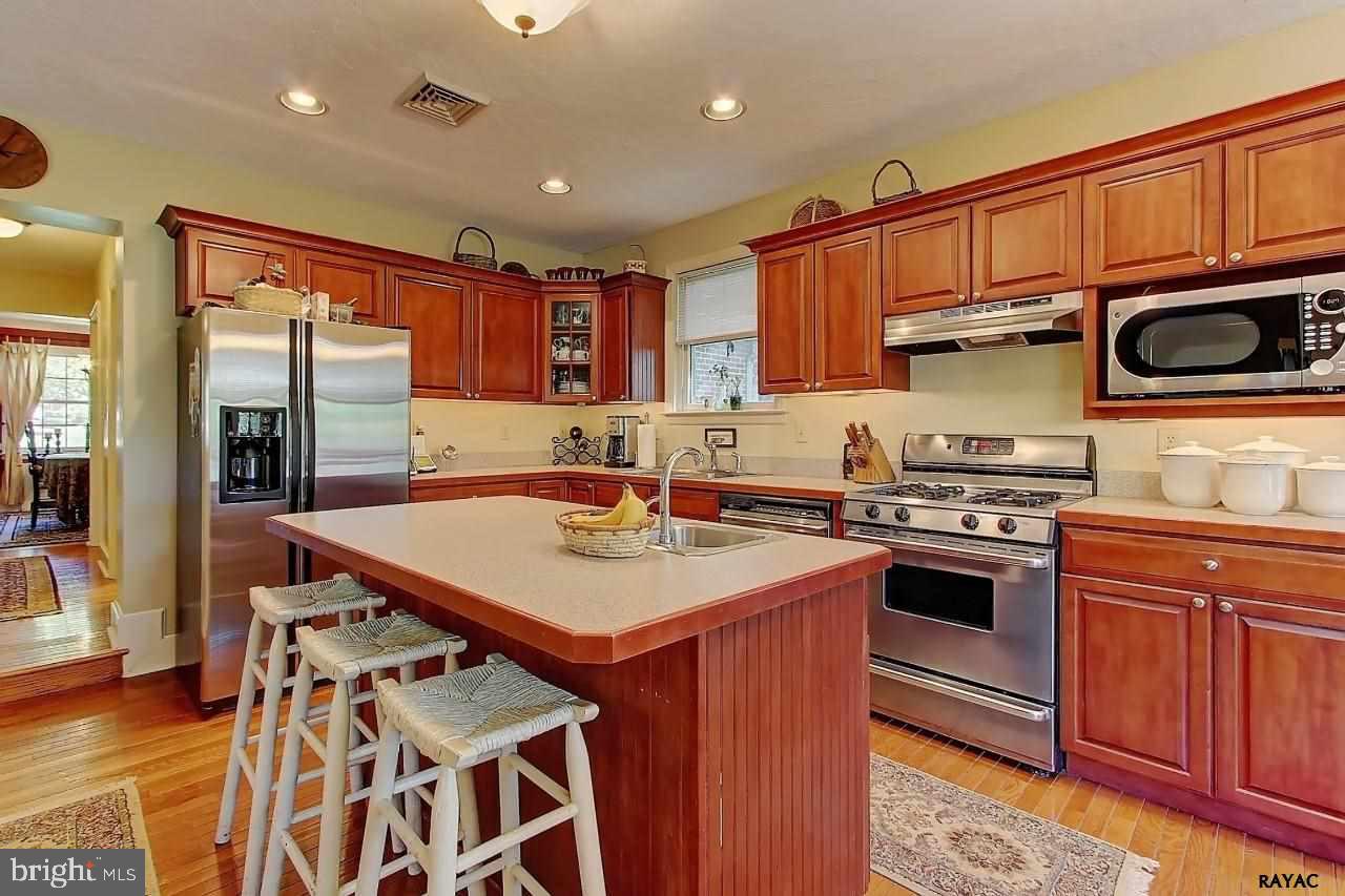 1148 Grandview Road York, PA 17403 - Photo 8 of 36 Gallery Image 8