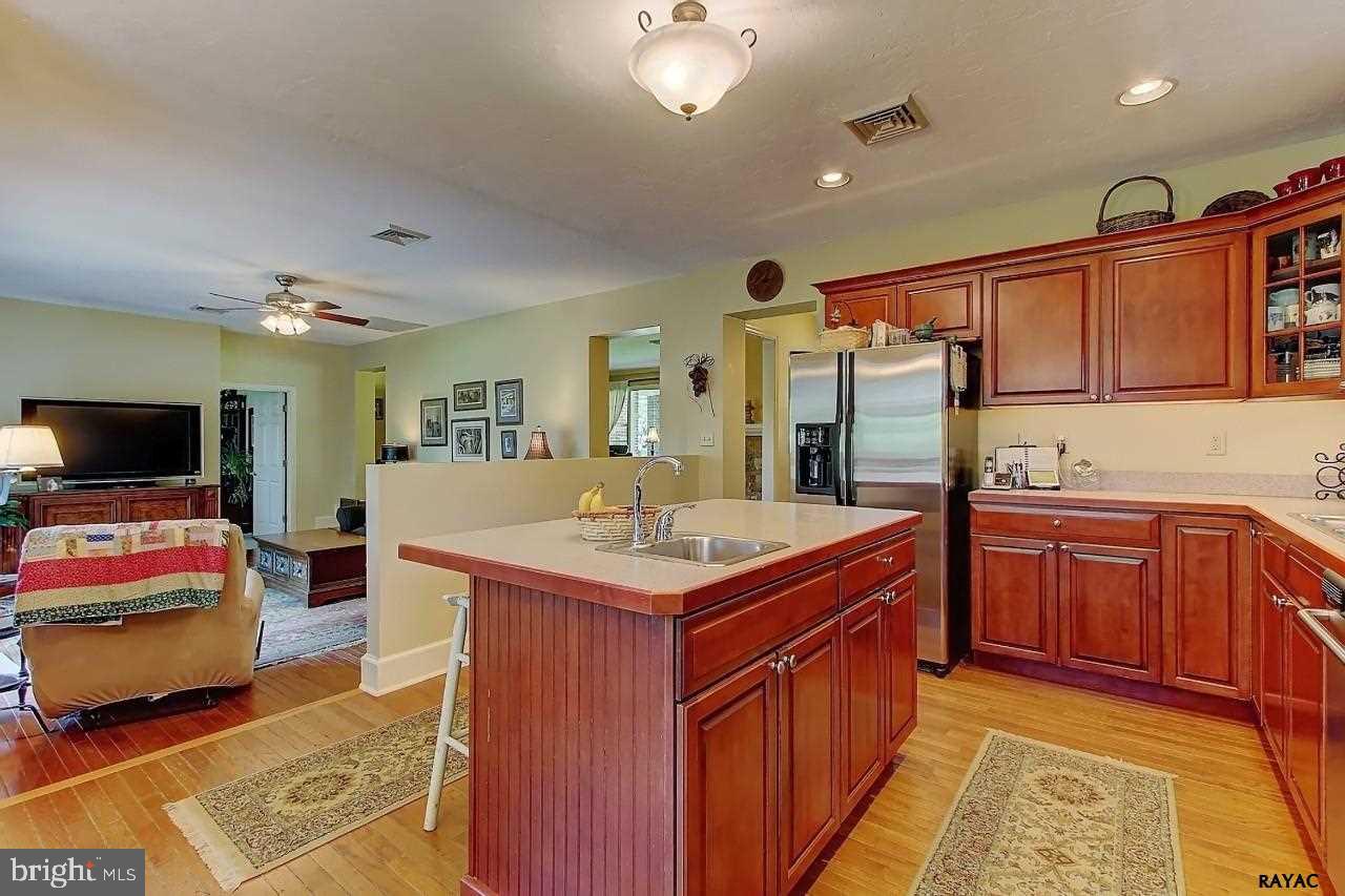 1148 Grandview Road York, PA 17403 - Photo 9 of 36 Gallery Image 9