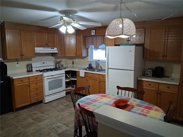 $800 | 170 Bernice Avenue, Woonsocket, RI 02895