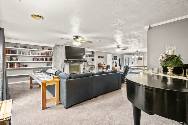 $385,000 | 1446 West State Highway, Spencer, IN 47460