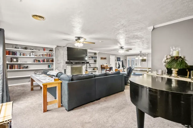 $390,000 | 1446 West State Highway, Spencer, IN 47460