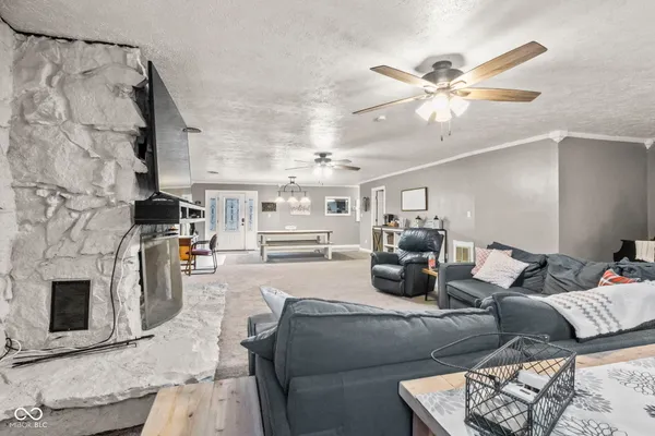 $385,000 | 1446 West State Highway, Spencer, IN 47460