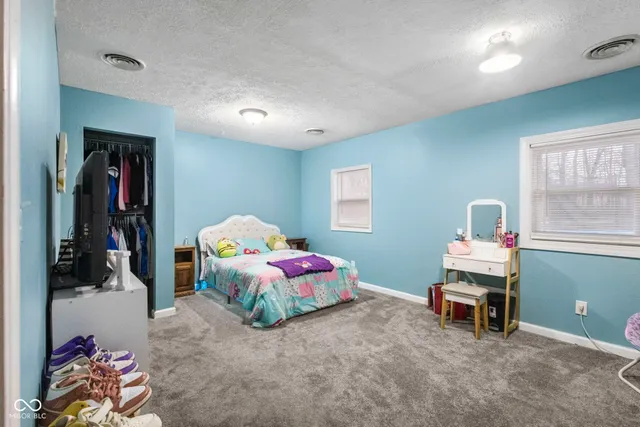 $390,000 | 1446 West State Highway, Spencer, IN 47460