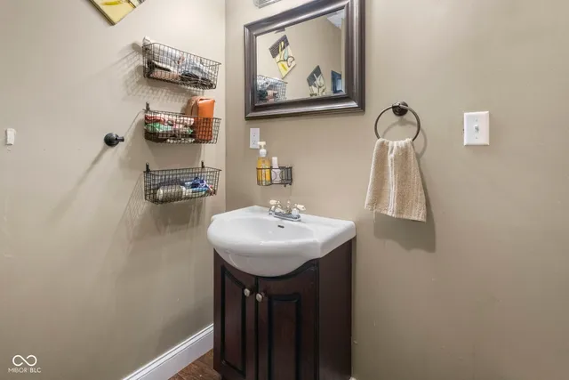 $390,000 | 1446 West State Highway, Spencer, IN 47460