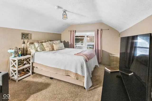 $390,000 | 1446 West State Highway, Spencer, IN 47460