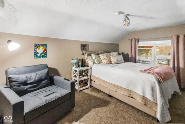 $390,000 | 1446 West State Highway, Spencer, IN 47460