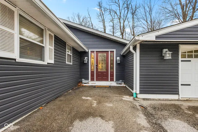 $390,000 | 1446 West State Highway, Spencer, IN 47460