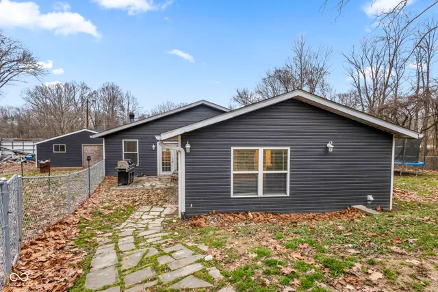 $390,000 | 1446 West State Highway, Spencer, IN 47460