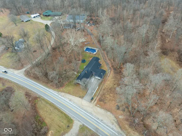 $390,000 | 1446 West State Highway, Spencer, IN 47460
