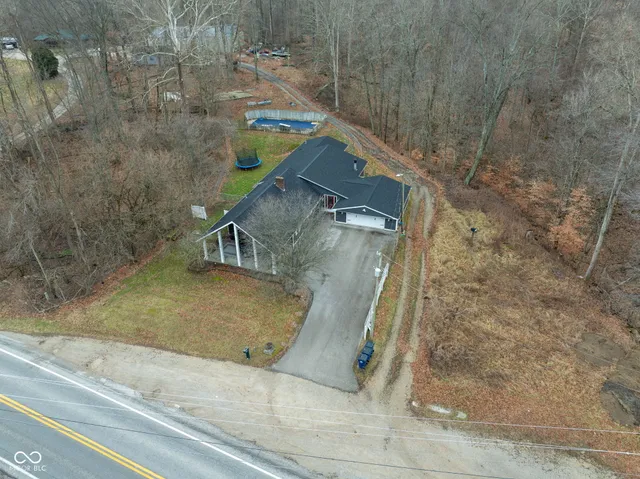 $390,000 | 1446 West State Highway, Spencer, IN 47460