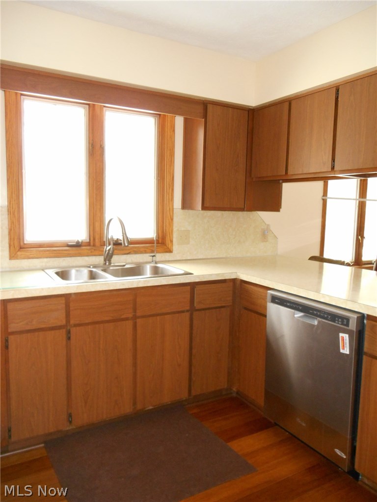2357 Coon Road Akron, OH 44321 - Photo 9 of 25