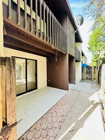 a view of a building entrance