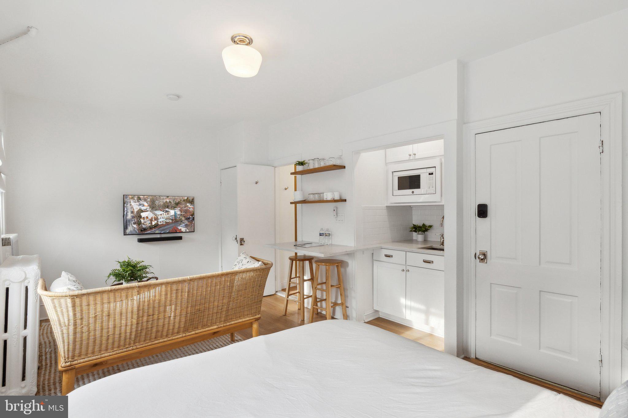107 Conduit Street Annapolis, MD 21401 - Photo 25 of 57 Plenty of space for relaxing/ entertaining/kitchen