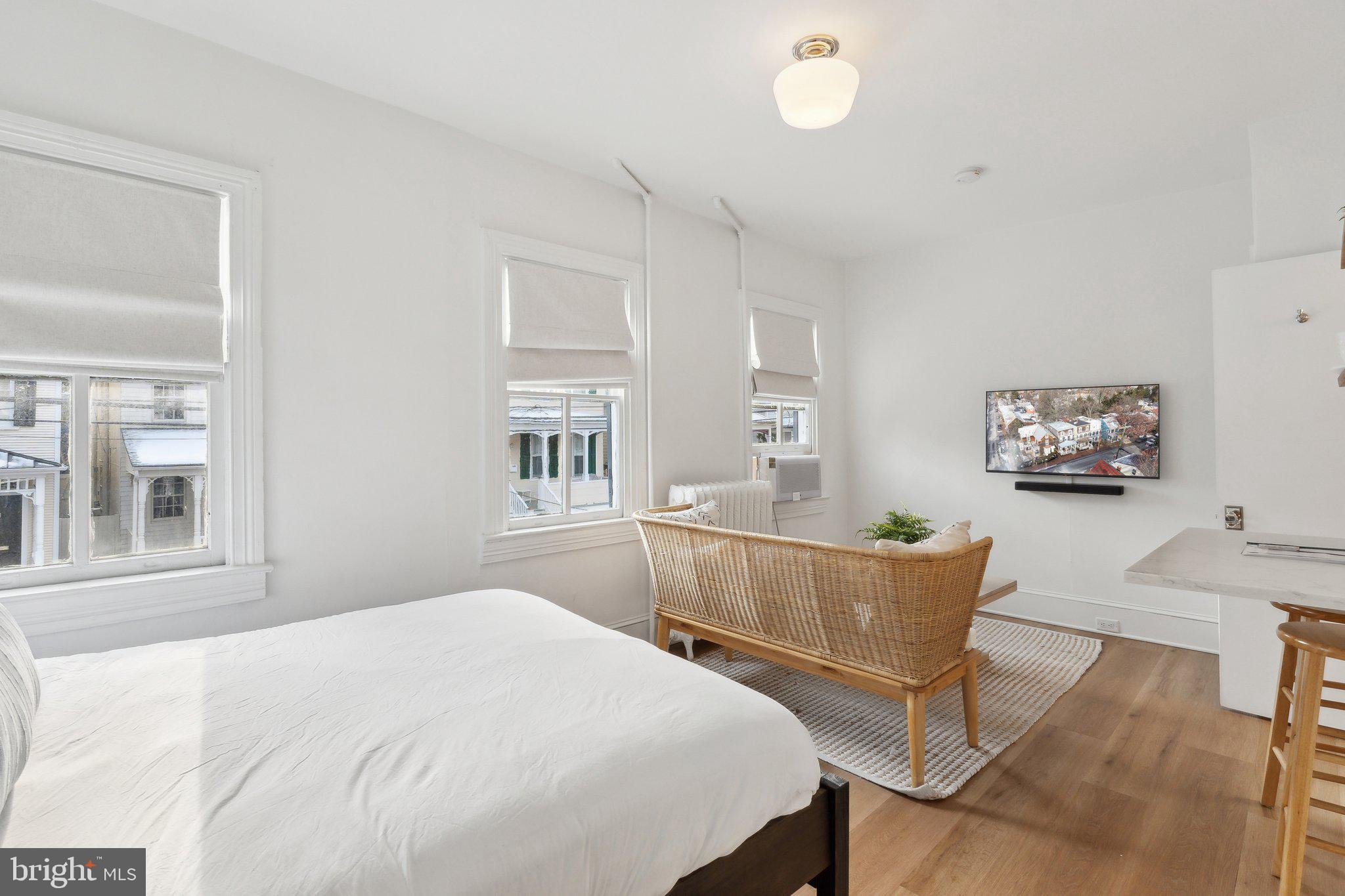 107 Conduit Street Annapolis, MD 21401 - Photo 27 of 57 Did we mention the abundance of natural light?!