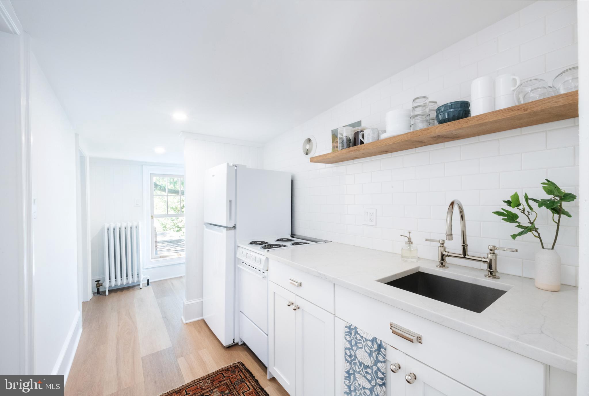 107 Conduit Street Annapolis, MD 21401 - Photo 29 of 57 Unit 4 fully renovated galley kitchen