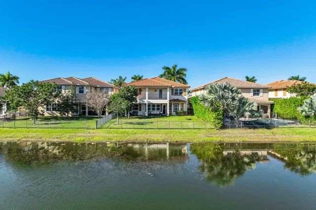 $1,100,000 | 8620 Waterside Court, Parkland, FL 33076