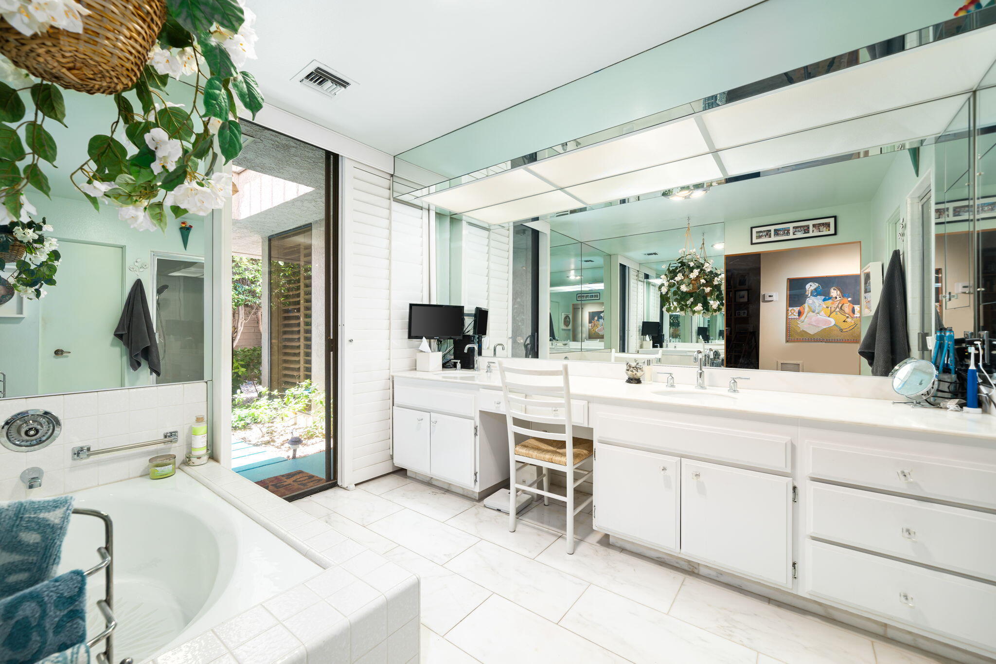 30 Colgate Drive Rancho Mirage, CA 92270 - Photo 24 of 40 Primary Bath