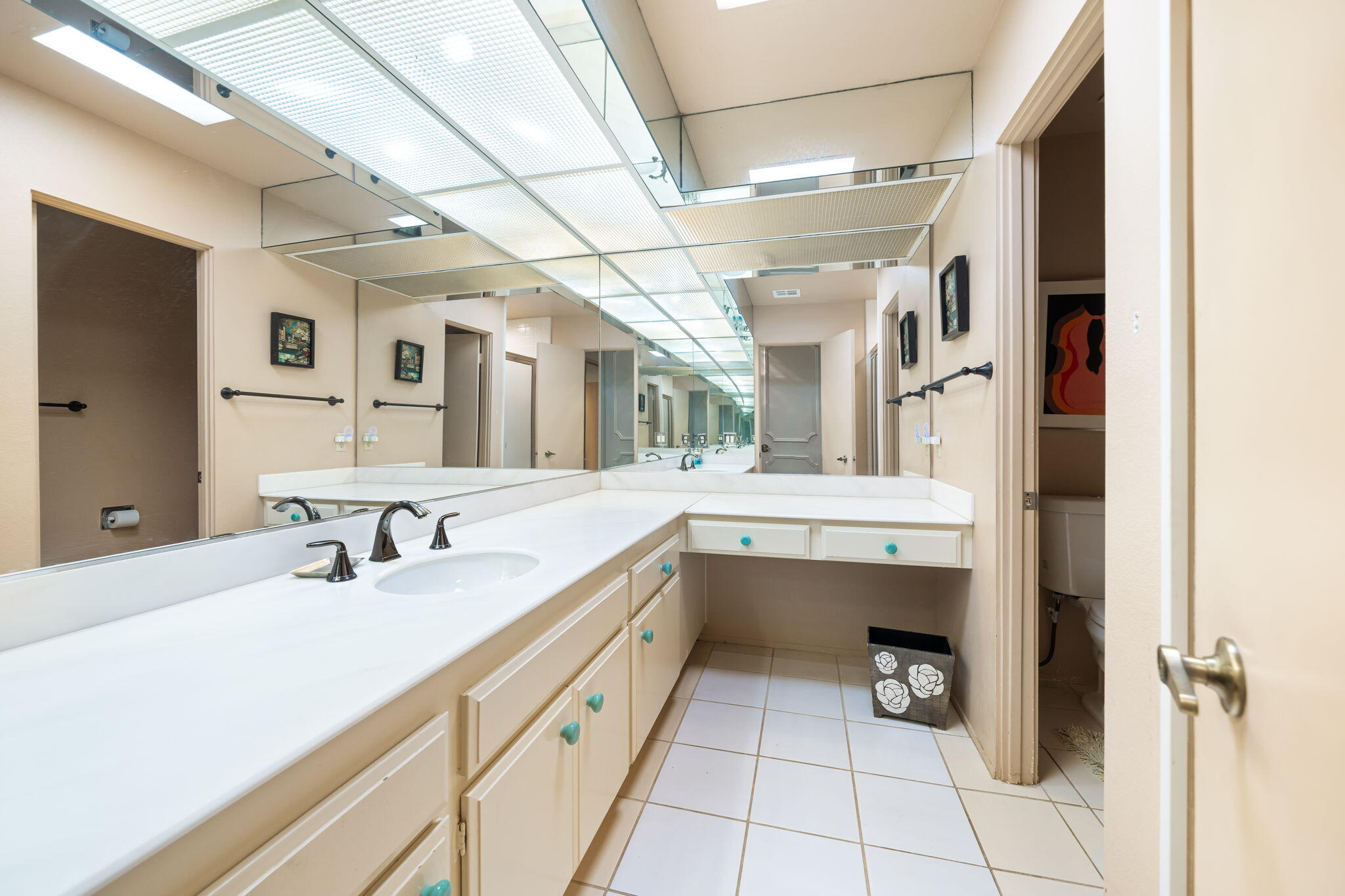 30 Colgate Drive Rancho Mirage, CA 92270 - Photo 28 of 40 Guest Bedroom 3 Bathroom