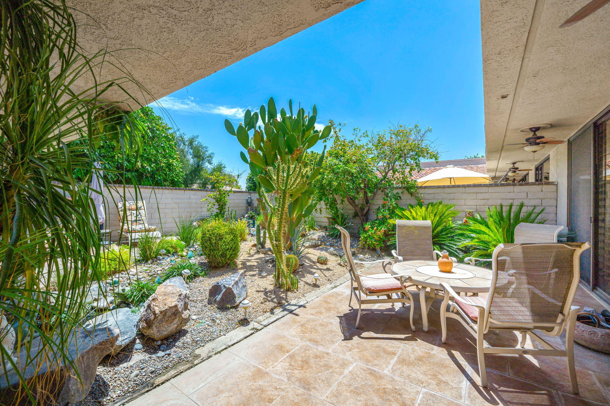 30 Colgate Drive Rancho Mirage, CA 92270 - Photo 6 of 40 Front Courtyard