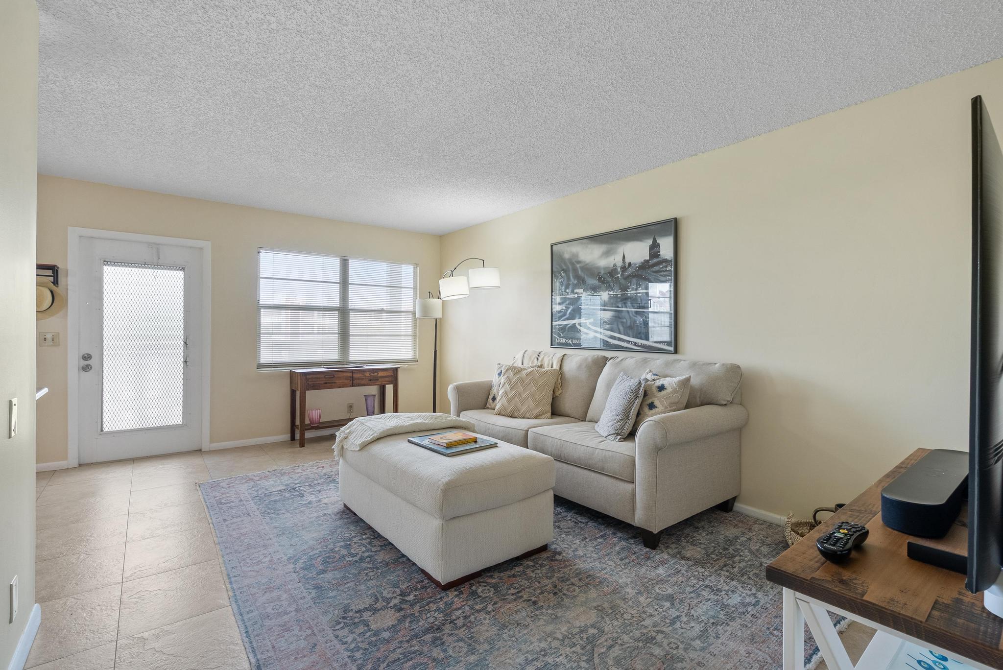 3044 Wolverton East, Unit 3044 Boca Raton, FL 33434 - Photo 11 of 28 DSC04905