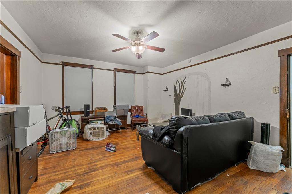 107 Ella Street McKees Rocks, PA 15136 - Photo 11 of 39 a living room with furniture