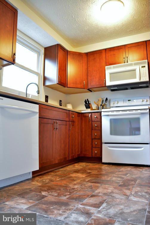 1707 Sundance Drive Reston, VA 20194 - Photo 13 of 29 Kitchen