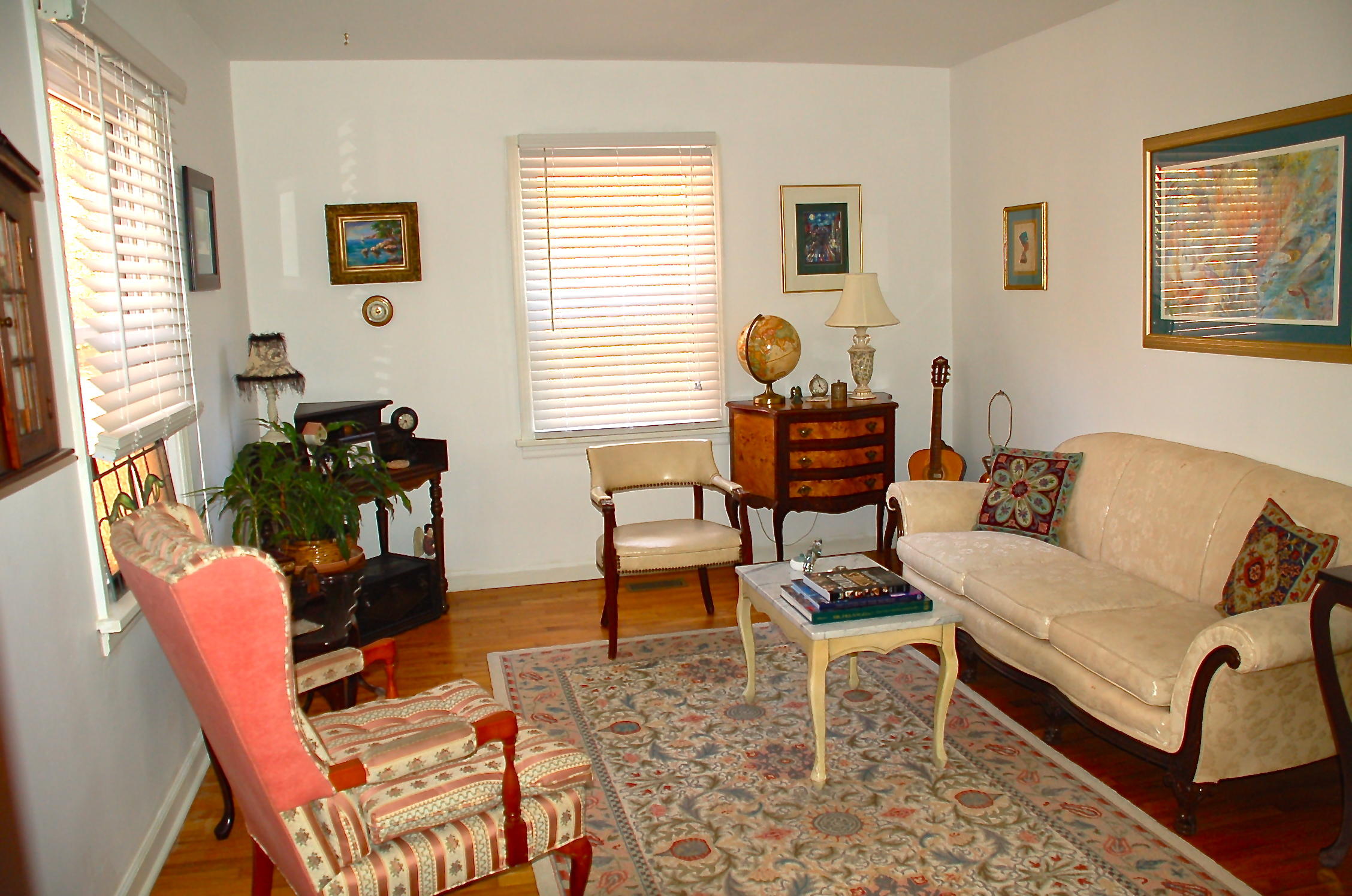 1616 Duncan Road Knoxville, TN 37919 - Photo 3 of 28 living room