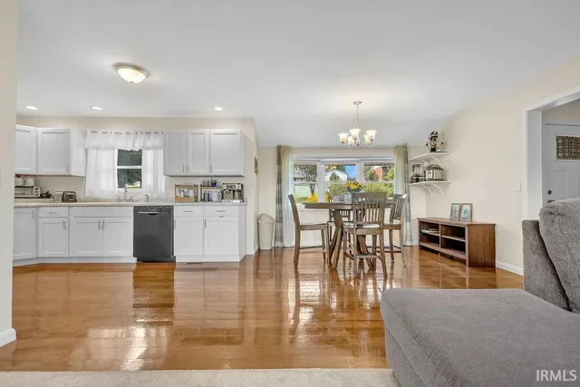 $1,900 | 1744 Parkview Drive, Bedford, IN 47421