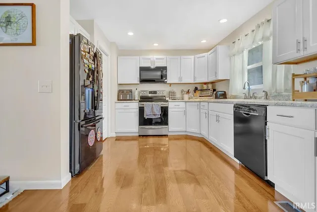 $1,900 | 1744 Parkview Drive, Bedford, IN 47421