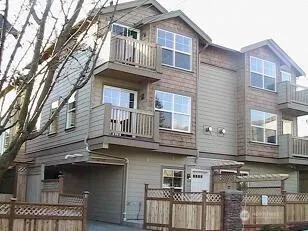 $3,650 | 3631 Phinney Avenue North, Unit A, Seattle, WA 98103