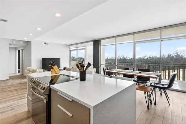 $365,000 | 6211 West Northwest Highway, Unit 400, Dallas, TX 75225