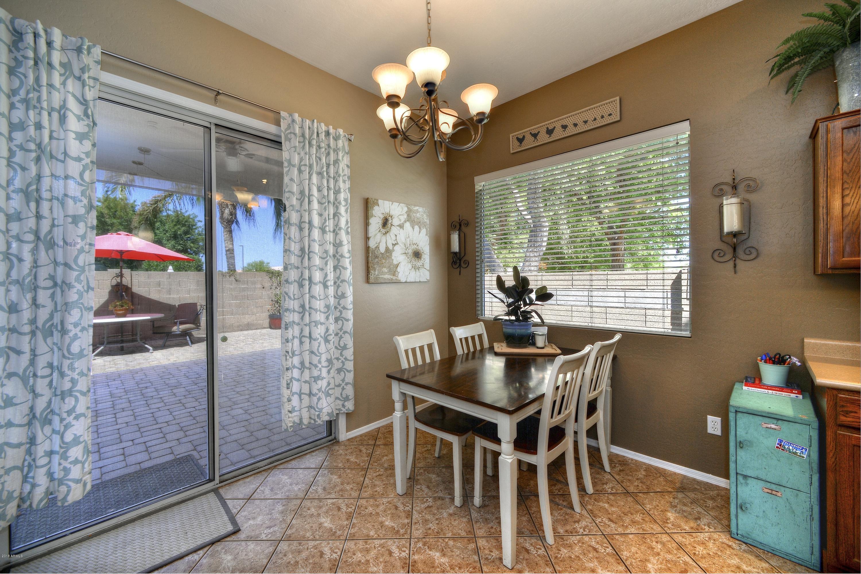 1502 North Rochester Drive Gilbert, AZ 85234 - Photo 15 of 25 Dining