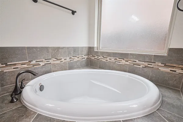 $4,850 | 2112 Arrowood Glen Drive, Houston, TX 77077