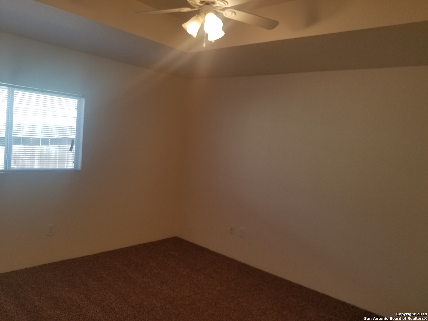 11207 Terra Loop Road San Antonio, TX 78233 - Photo 7 of 7 an empty room with a window