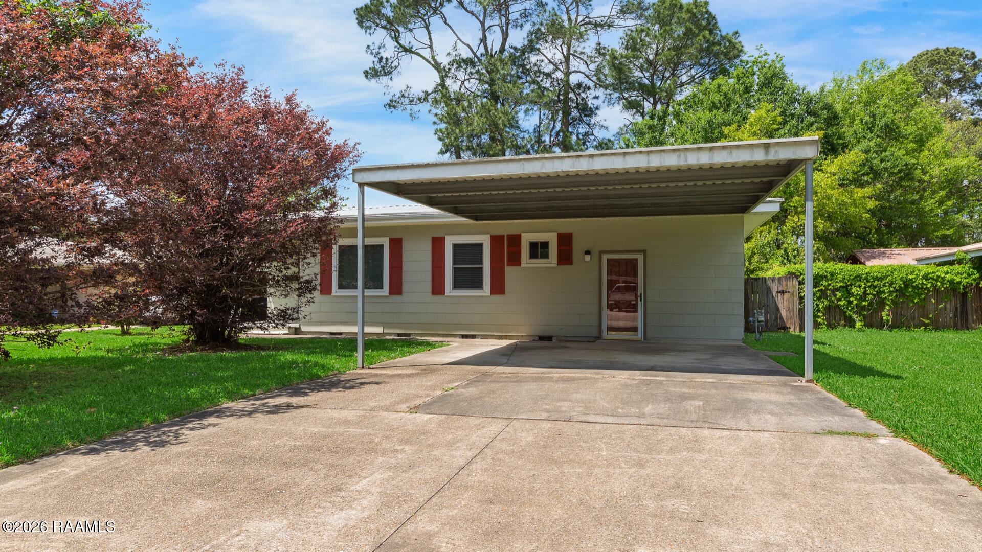 809 Prioux Street New Iberia, LA 70563 - Photo 1 of 27 809 Prioux New Iberia-4