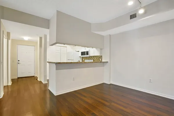 $2,500 | 2812 Grande Parkway, Unit 105, Palm Beach Gardens, FL 33410