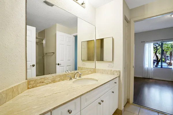 $2,500 | 2812 Grande Parkway, Unit 105, Palm Beach Gardens, FL 33410