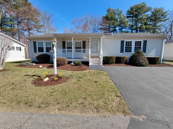 $330,000 | 17 Briarwood Circle, Bridgewater, MA 02324