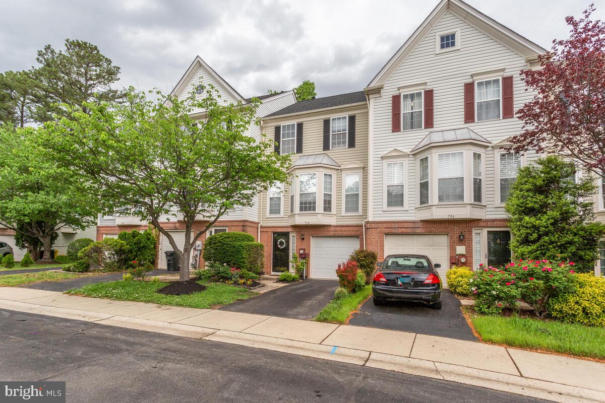 704 Howards Loop Annapolis, MD 21401 - Photo 2 of 44 Gallery Image 2