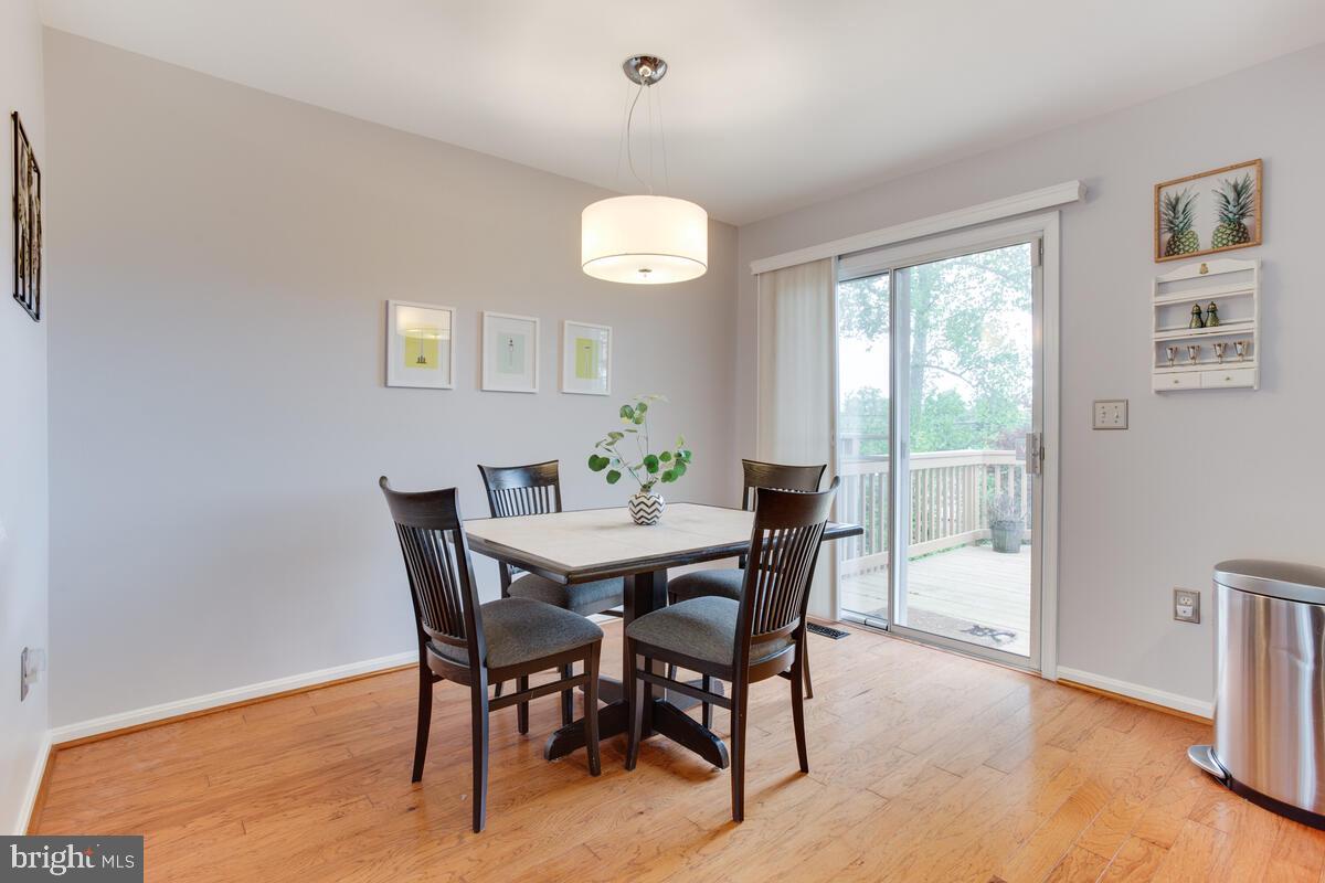 704 Howards Loop Annapolis, MD 21401 - Photo 15 of 44 Sliders to Upper Deck