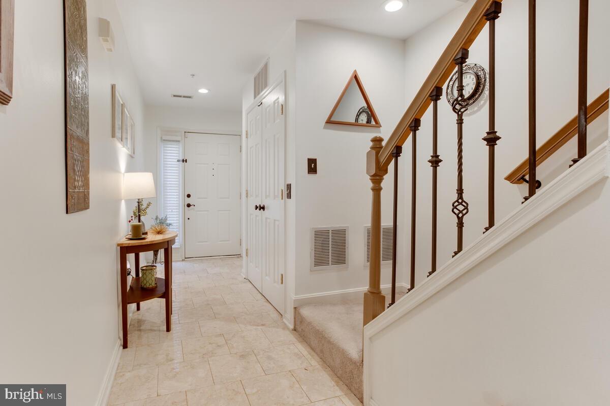 704 Howards Loop Annapolis, MD 21401 - Photo 5 of 44 Gallery Image 5