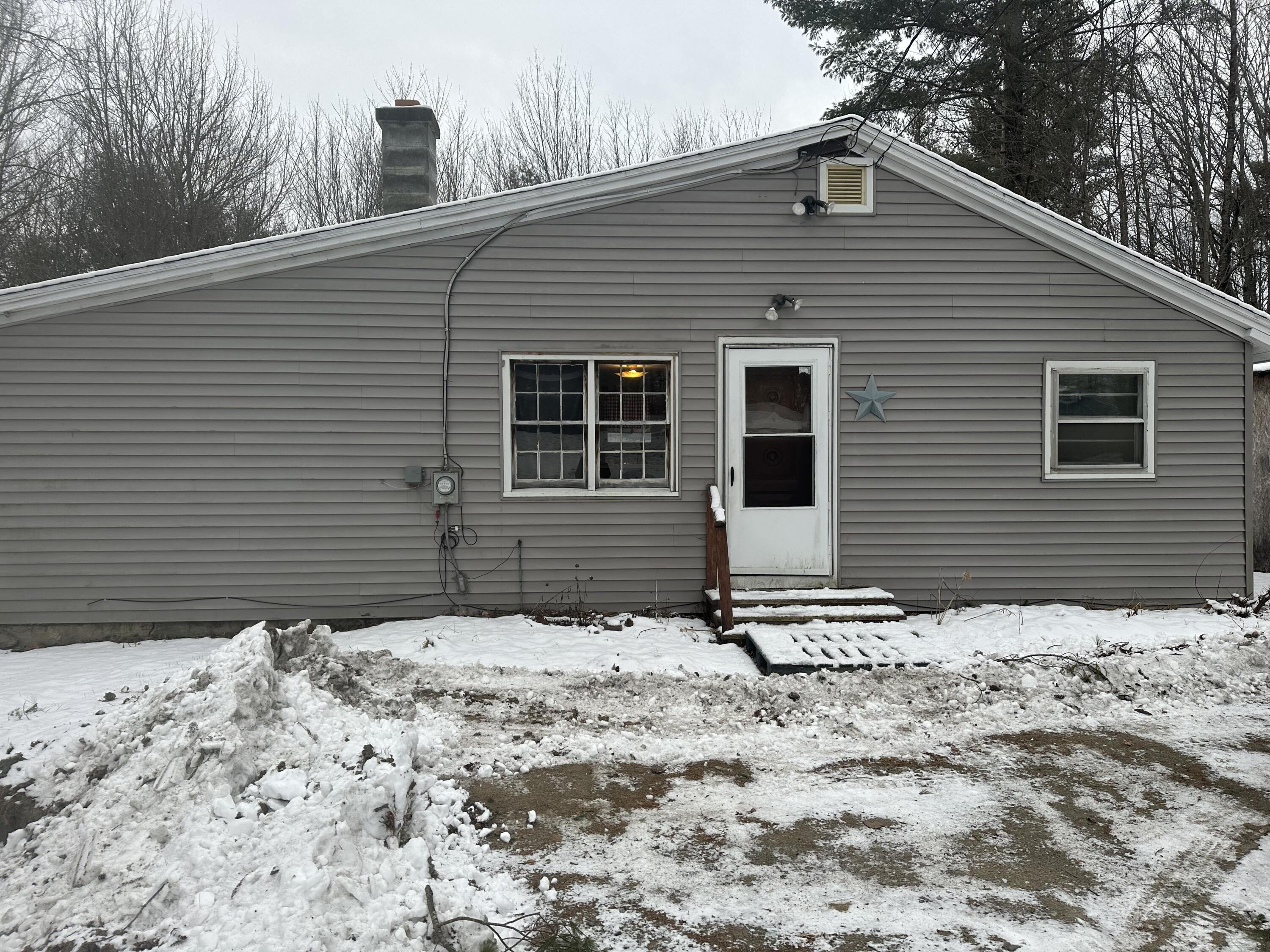 69 Shusta Road Madison, ME 04950 - Photo 2 of 31 IMG_1858
