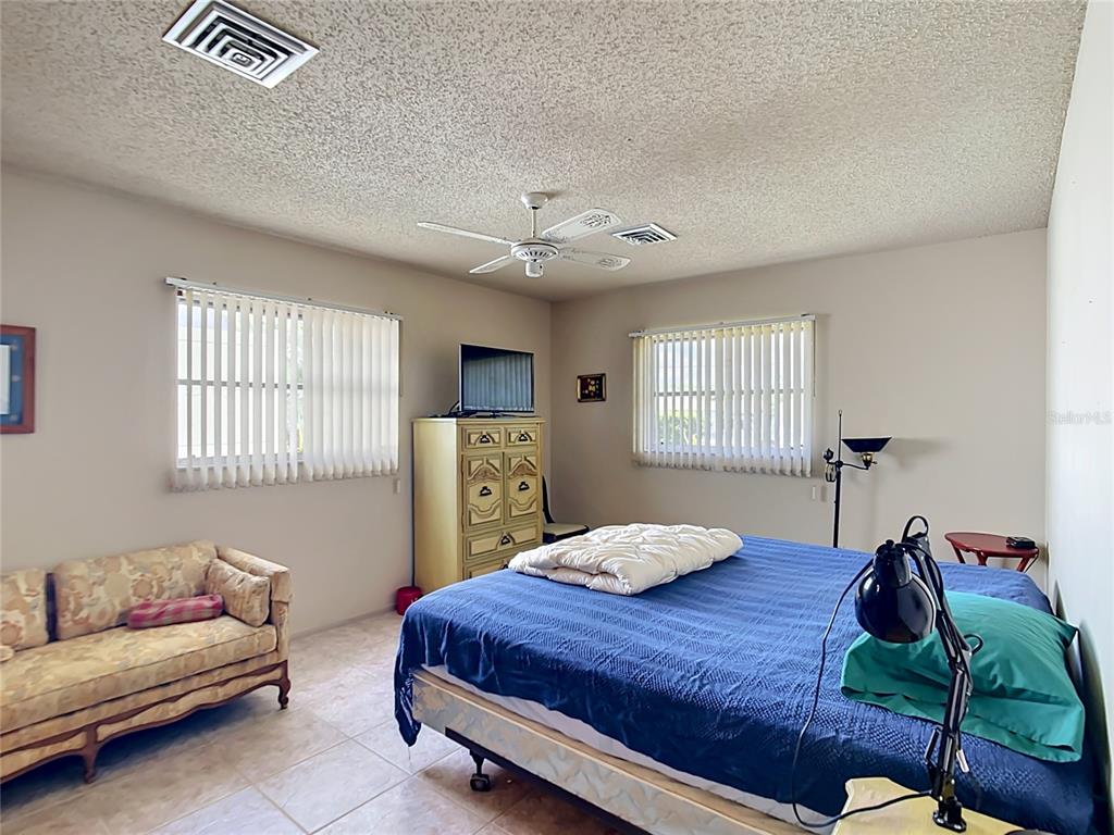 1455 Overbrook Road Englewood, FL 34223 - Photo 15 of 28 Gallery Image 15