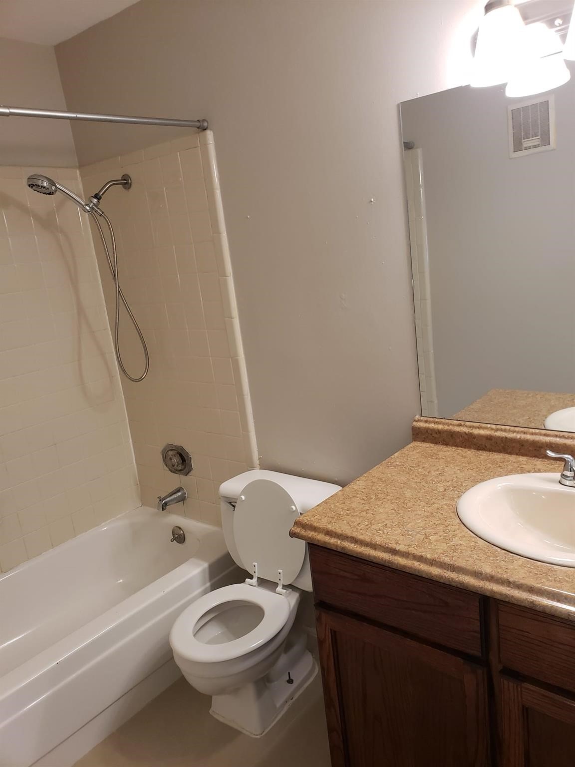 8787 Brae Acres Road, Unit 103 Houston, TX 77074 - Photo 11 of 20