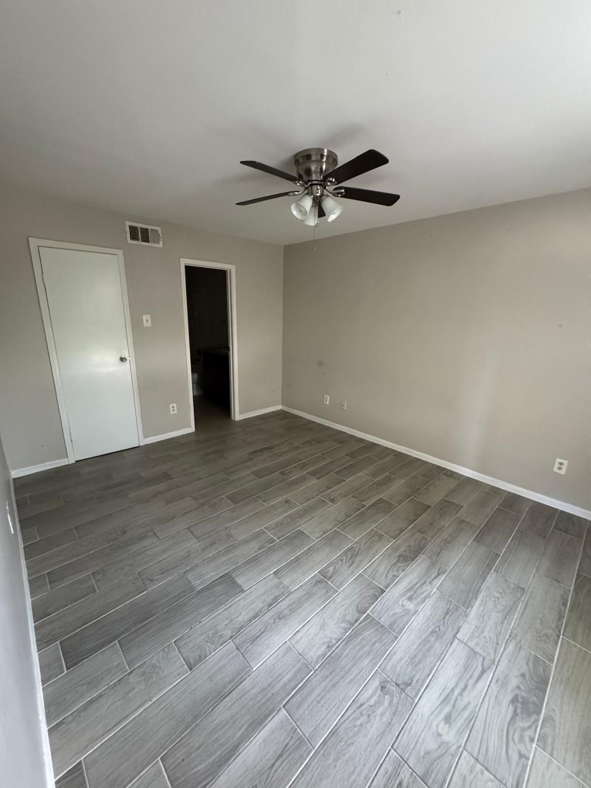 8787 Brae Acres Road, Unit 103 Houston, TX 77074 - Photo 5 of 20